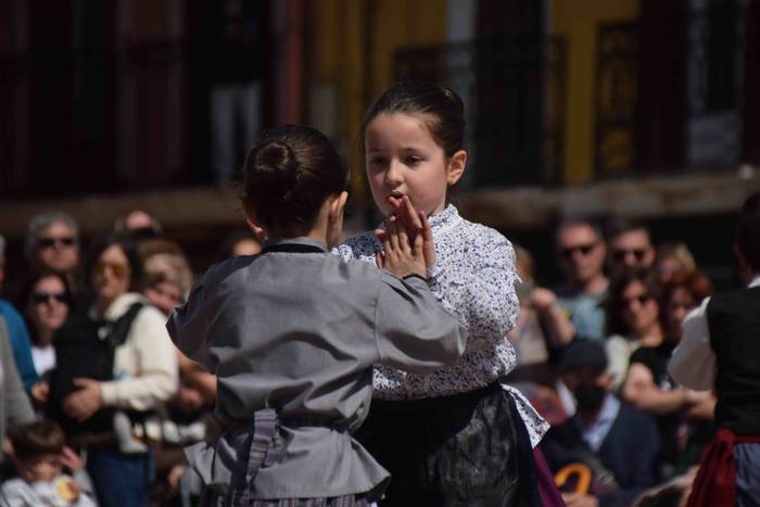 Oinkari dantza taldearen dan 4 1648304055343