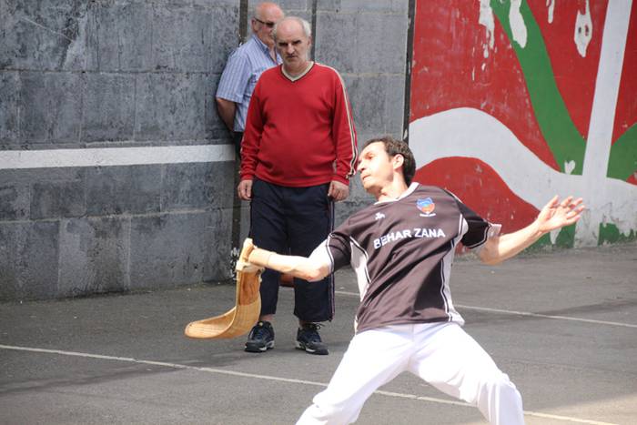 Behar Zana 70. urteurrena errebotea 47 1465127735732