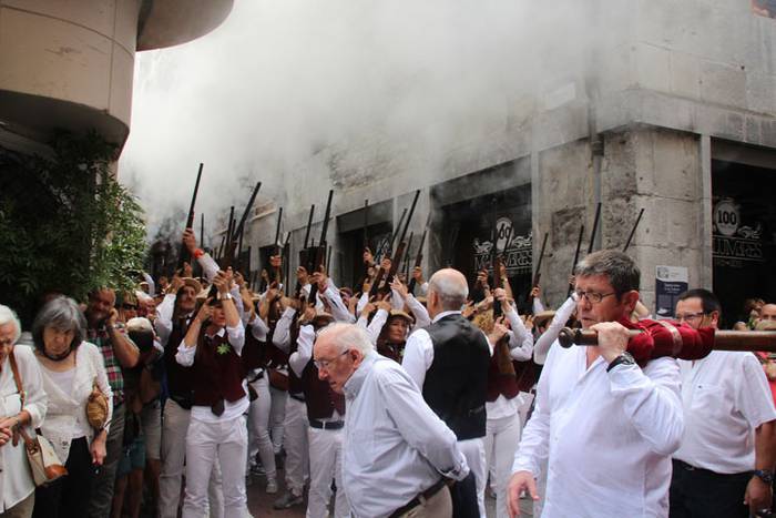 Santuek eta dantzariek poztu 89 1498312669101