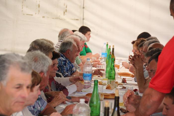 Mahaiaren bueltan, festetan 13 1526825133223