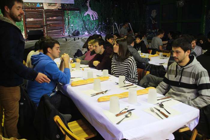 Zutik iraun aurretik, bazkal 10 1513435863006