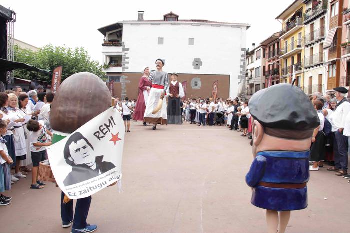 Jendetsua izaten ari da Erro 44 1659205846912