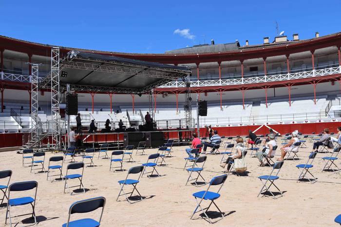 Bertso saioa Tolosako zezen  4 1592740341922