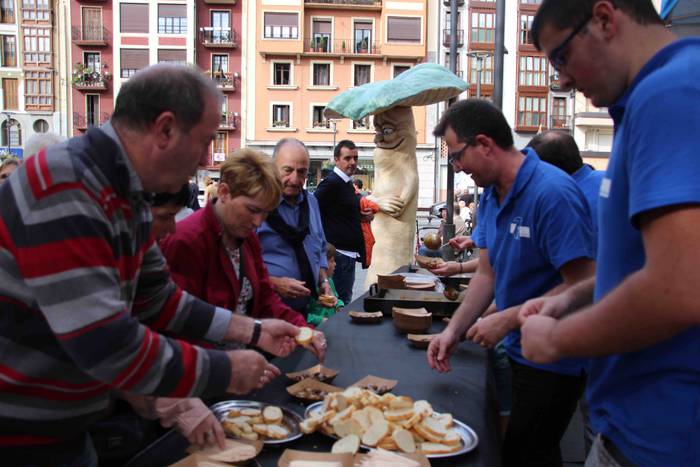 5.000 kilo txanpinoi saltsan 35 1571486548956