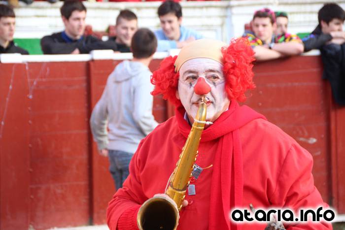 ostegun gizena 2016 zezen plaza 86 1454608287713