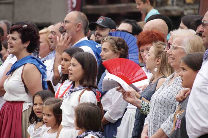 Jendetsua izaten ari da Erro 50 1659205849881