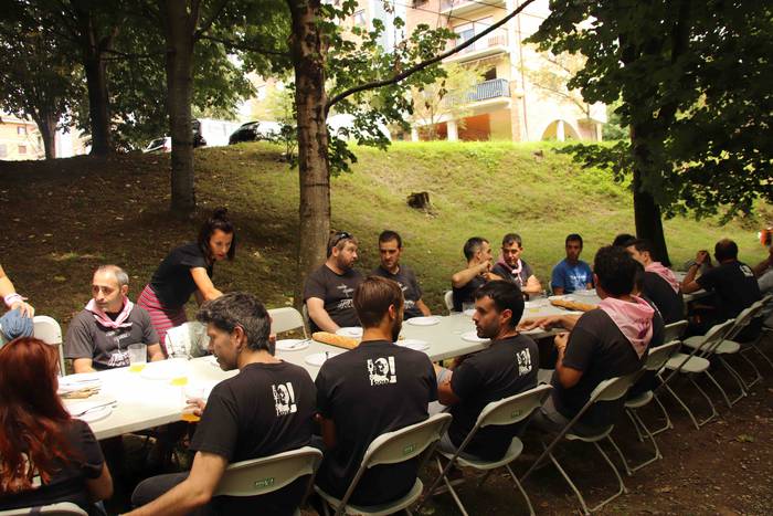 Kuadrillan bazkaltzea bezala 60 1564494496670