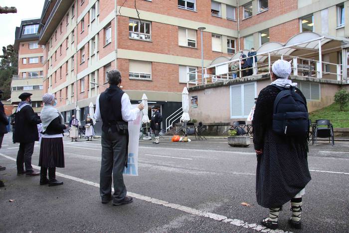 Gutuna eta ikatza Tolosako U 14 1608816479197