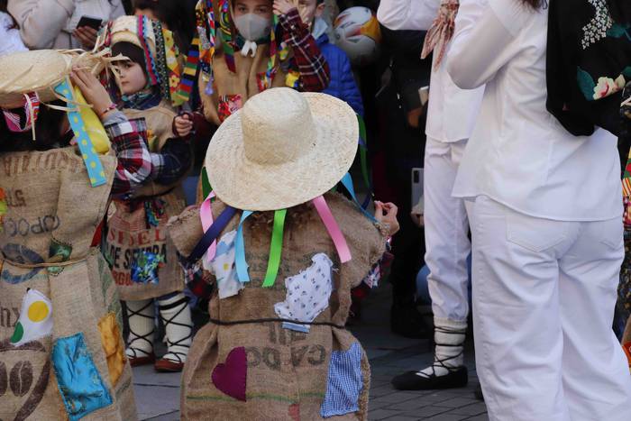 Dantzari Txikiak Zaldunita b 22 1645880474764