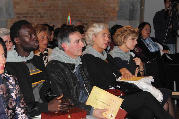 Babarrun Kofradia lau ohorez 15 1542471734325