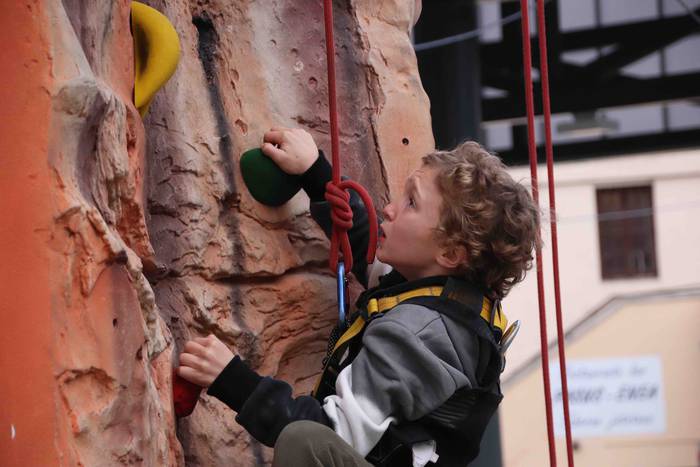 Gau Krosaren aurretik umeak protagonista 14 1544893296264