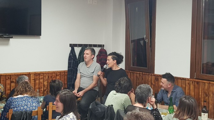 Lizartzako Txirrita elkarteko bertso afaria '(H)ari naizela'-ko plater nagusia