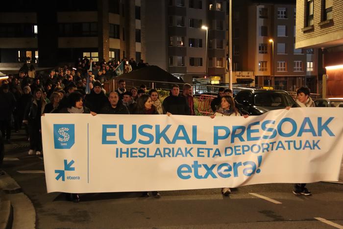 Euskal presoak izan dituzte gogoan
