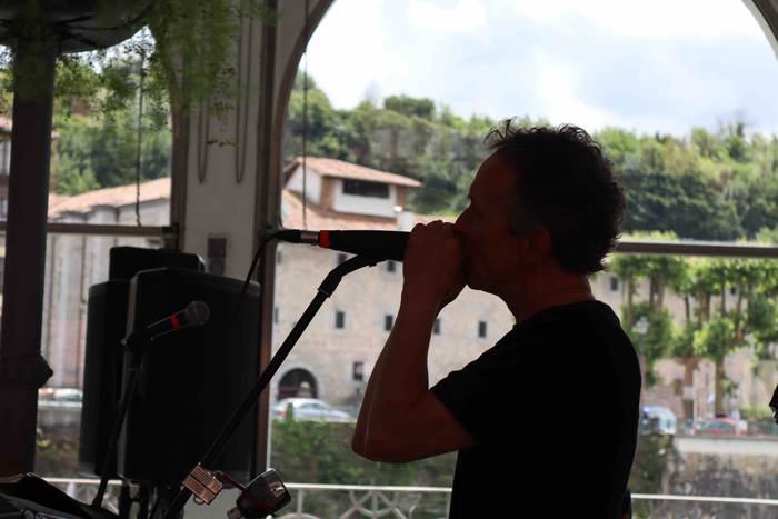 Zerkausia girotu du blues mu 8 1625400308398