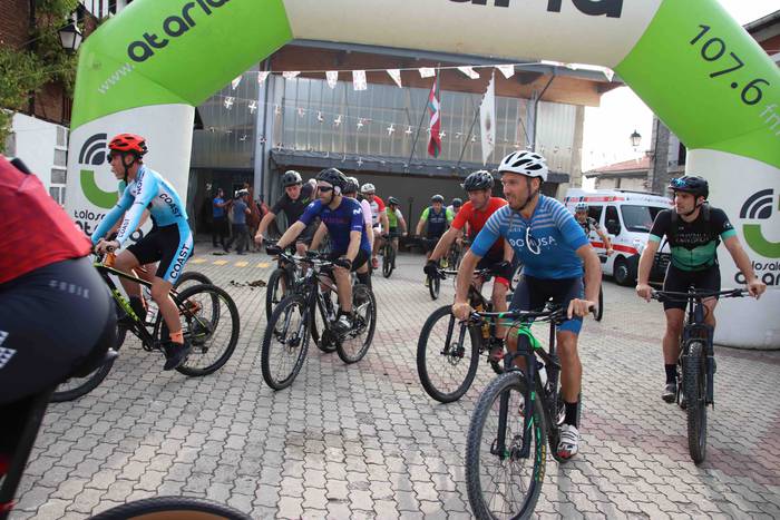 Mendi bizikleta lasterketare 26 1660377599467