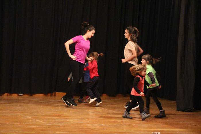 Sutarri haurren dantza taile 4 1521831047416