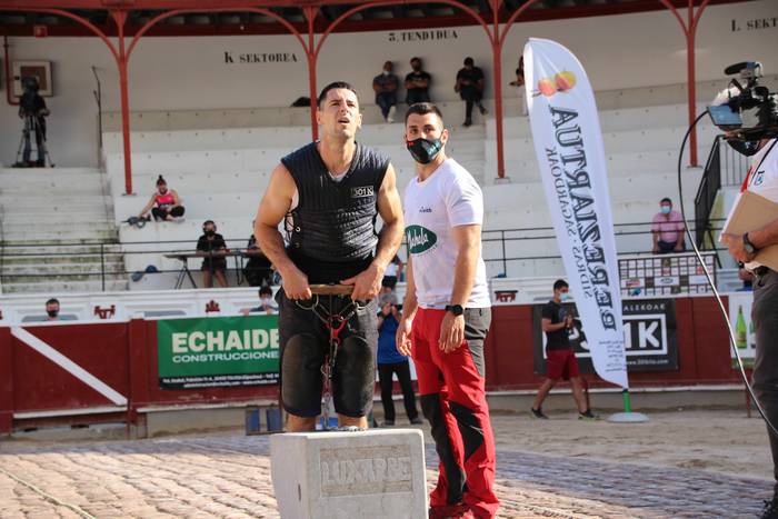 Izetatarrek jantzi dute txap 59 1624130532371