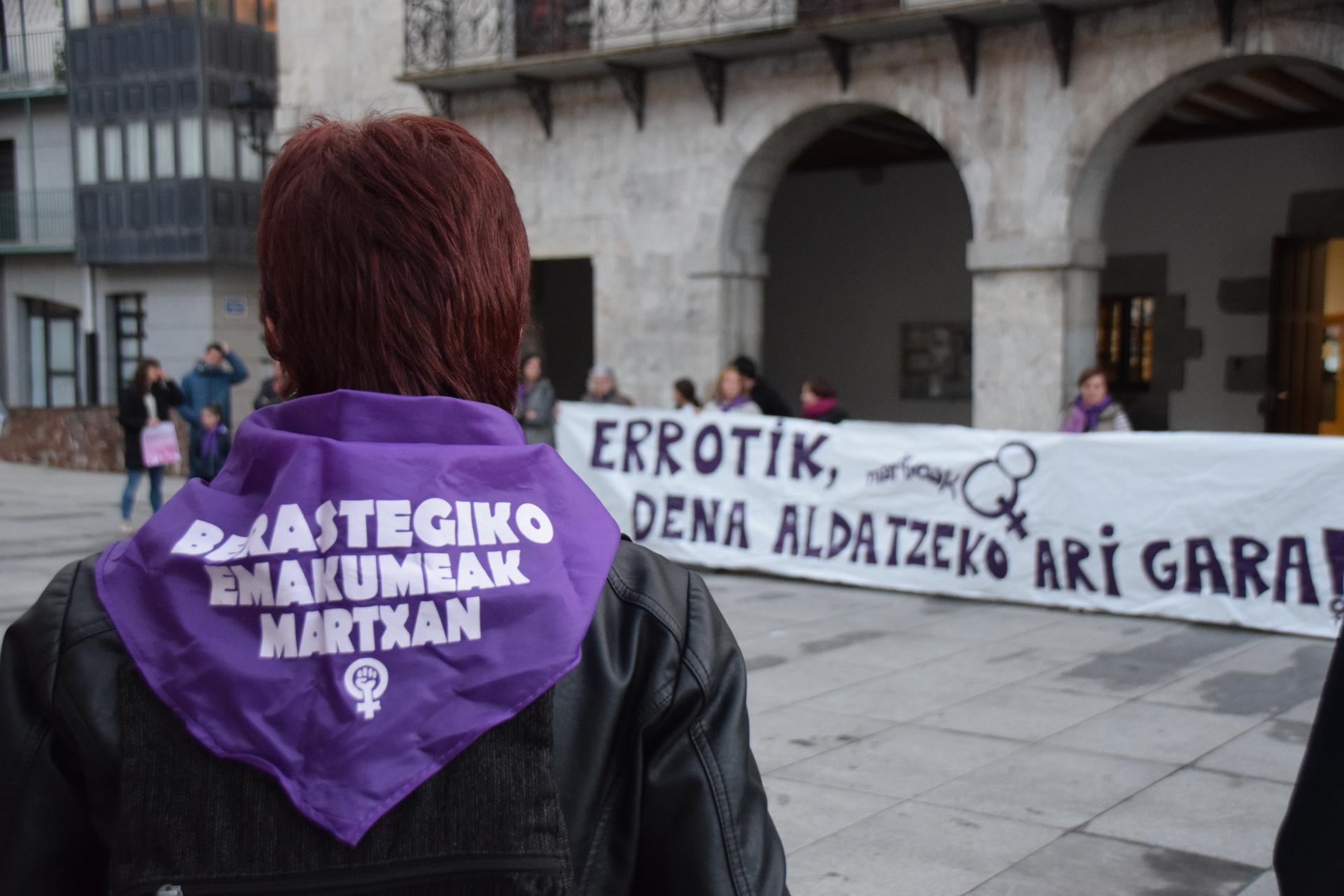 Konplizitate sareen aurka mobilizatuko da mugimendu feminista azaroaren 25ean