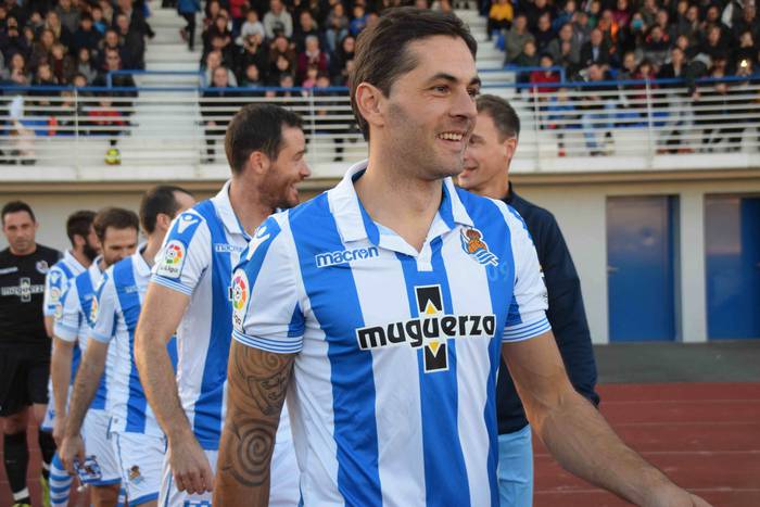 Mikel Alonso agur omenaldia tolosa berazubi 27 1544294504887