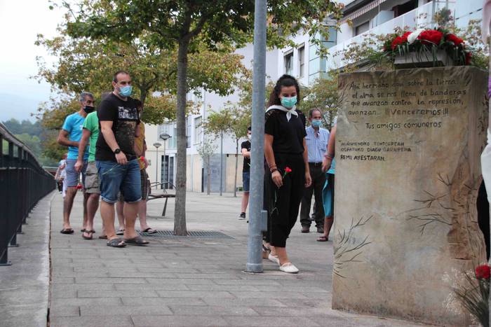 "Remirengatik" 35 1596275142394