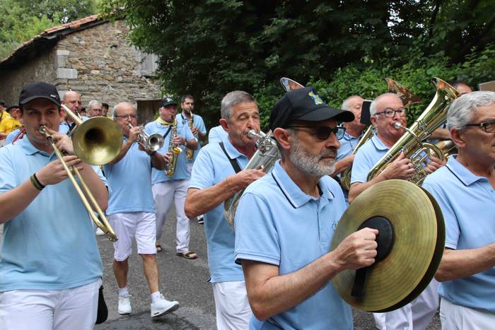 Danbor hotsek hartu dute Ama 9 1562504163509