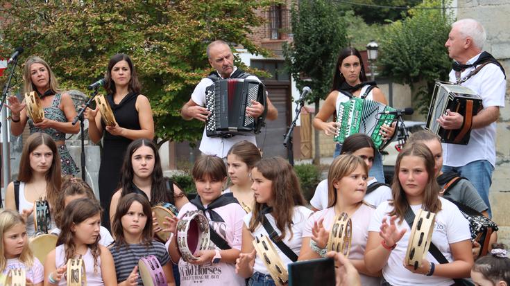Eleuterio Tapia goraipatu dute, bere jaiotzaren mendeurrenean