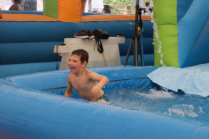 Saltoka eta jolasean pasatu  20 1660043074393