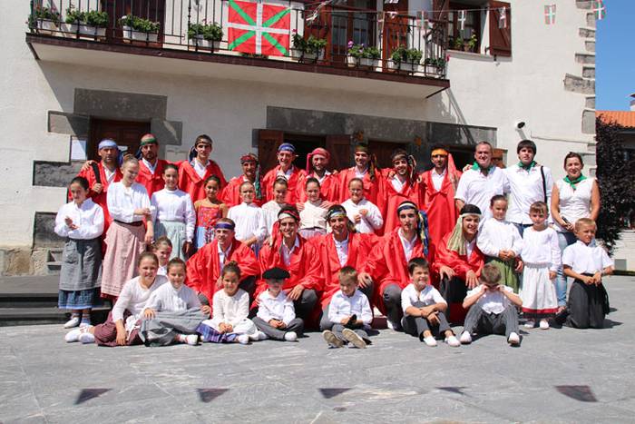 Axeriak dantzan Adunan 85 1471261262116