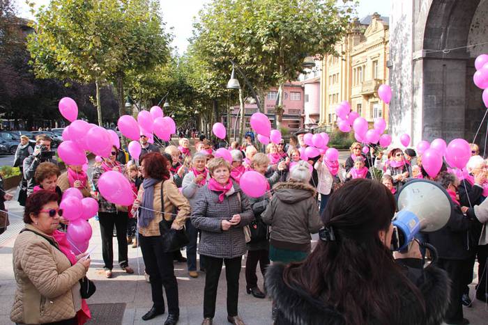 Bularreko Minbiziaren Aurkako eguna 2015 3 1445080905814