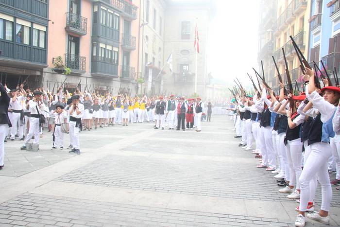 Lizarrez apaindutako kaleeta 165 1498312101206