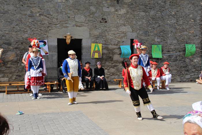 Dantza, kantua eta antzerkia 25 1494179209964