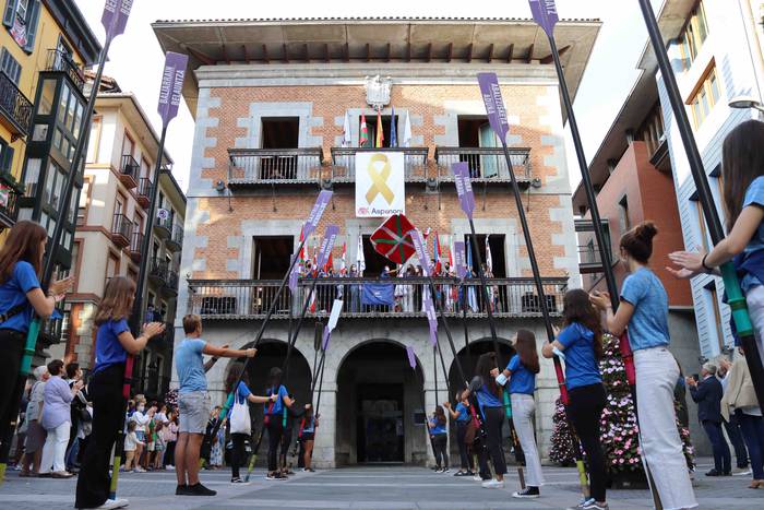 Tolosa urdinez jantzi da 24 1632073499397