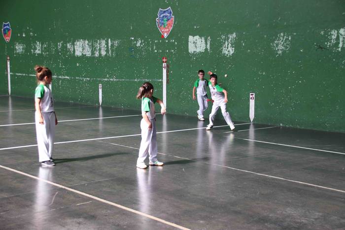 Behar Zana elkarteko festa 2 3 1559405167168