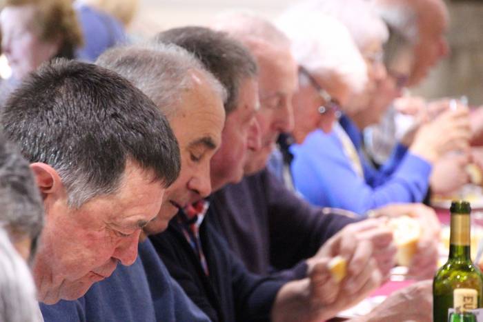 Prozesioaren ondoren, bazkar 11 1557930945806