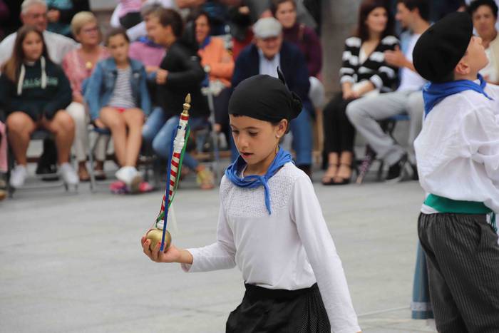 Dantzak, txistuak eta trikit 43 1565549093432