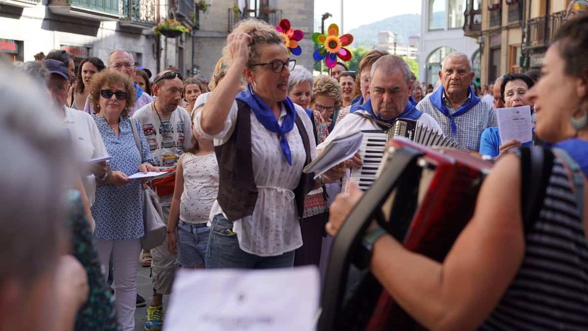 Heldu da sanjoanetako protagonistak proposatzeko unea