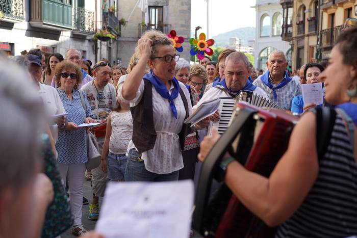 Heldu da sanjoanetako protagonistak proposatzeko unea