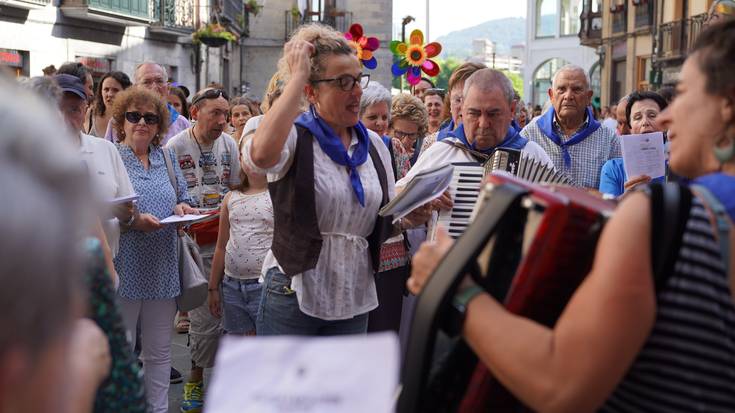 Heldu da sanjoanetako protagonistak proposatzeko unea