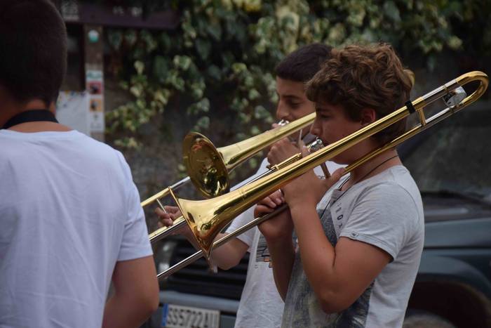 Festari itxura ematen, musik 8 1627663332531