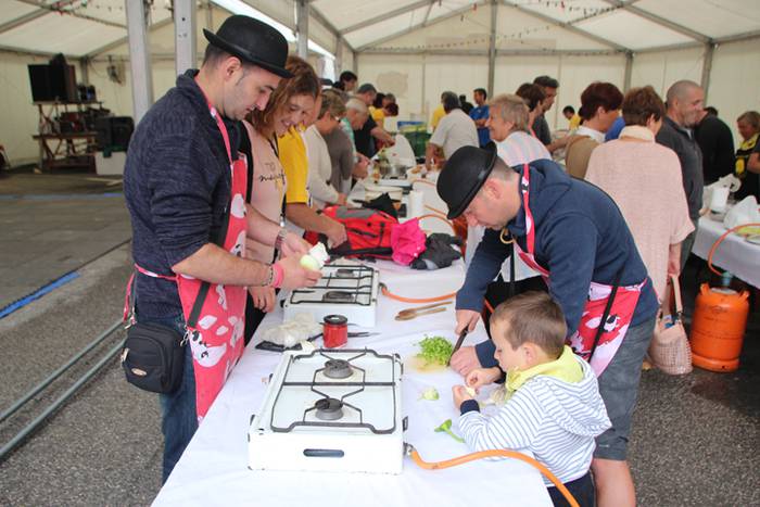 Auzo giroa mantenduz Amarotzen 14 1467476406607