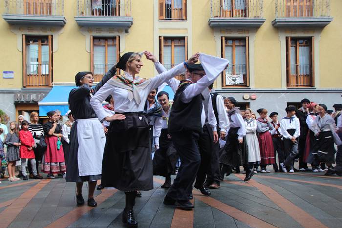 Udaberri Dantza Dezagun Tolo 87 1504963526458