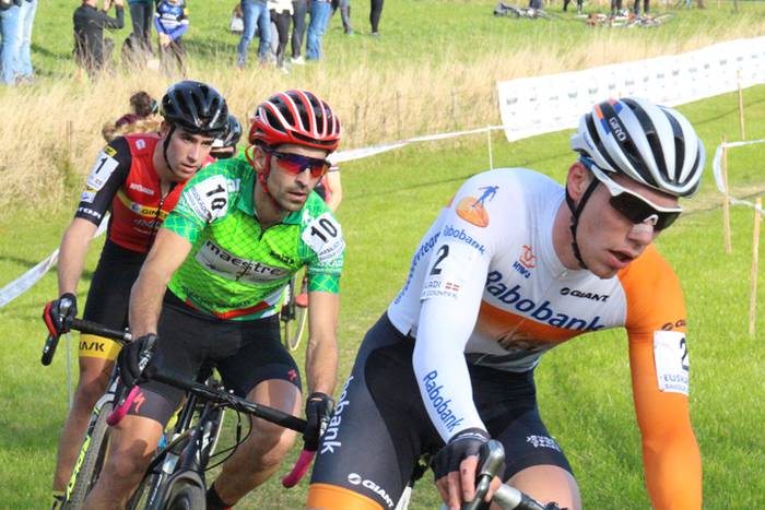 ASTEASUKO ZIKLO KROSA 2016 43 1481215238353