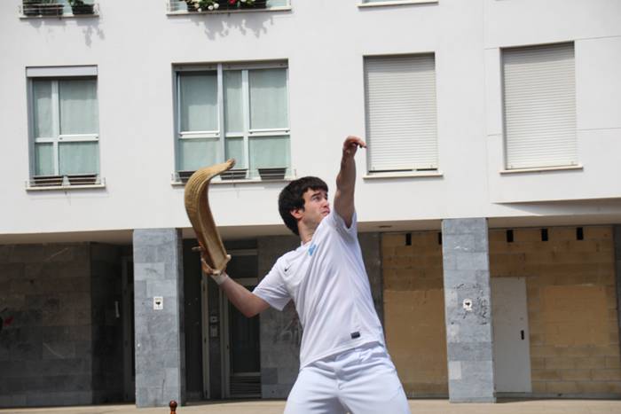 Behar Zana 70. urteurrena errebotea 41 1465127733806