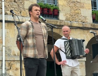 Eleuterio Tapiari bertsoak eta trikiti piezak