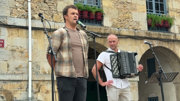 Eleuterio Tapiari bertsoak eta trikiti piezak