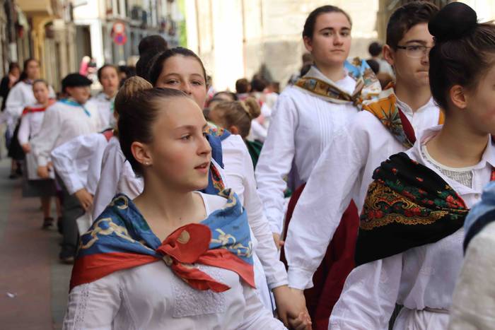 Dantzan ospatu dute Sutarrir 61 1557663412491