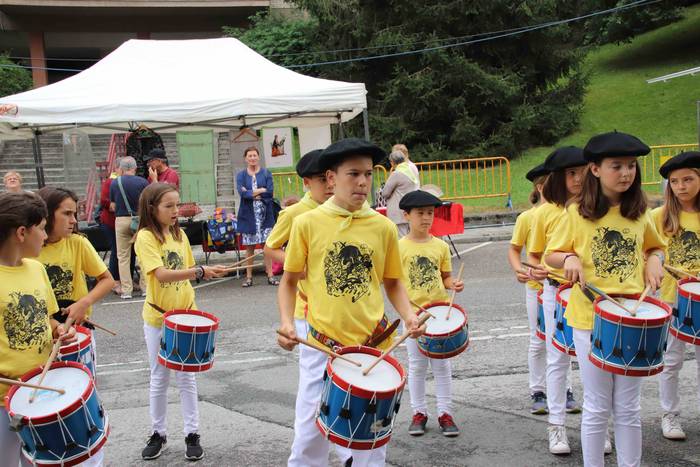 Danbor hotsek hartu dute Ama 54 1562504194008