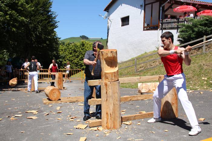 Festa giroa Santamañan 21 1468781666086