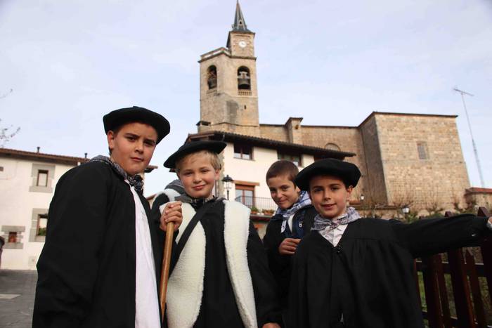 Gabon gaua 2018 Asteasu 125 1545654502350