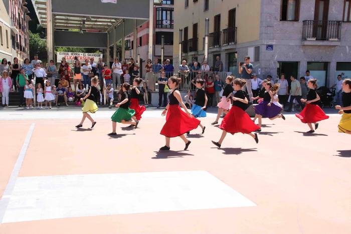 Senidetze Eguna Segundo Mont 19 1559413924315